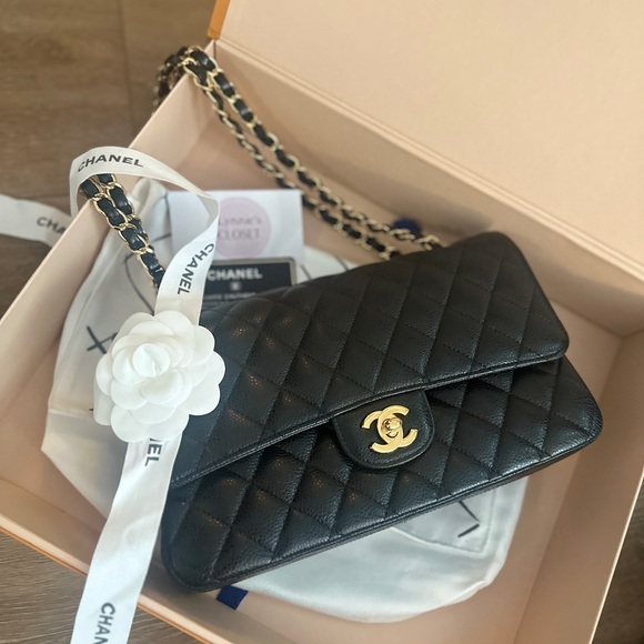 CHANEL Medium Caviar in GHW - Picture 11 of 11